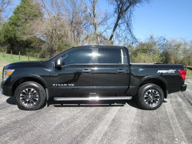 2018 Nissan Titan PRO-4X Crew Cab 4WD