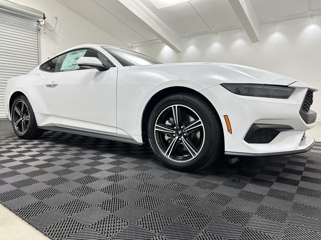 2025 Ford Mustang EcoBoost Fastback RWD