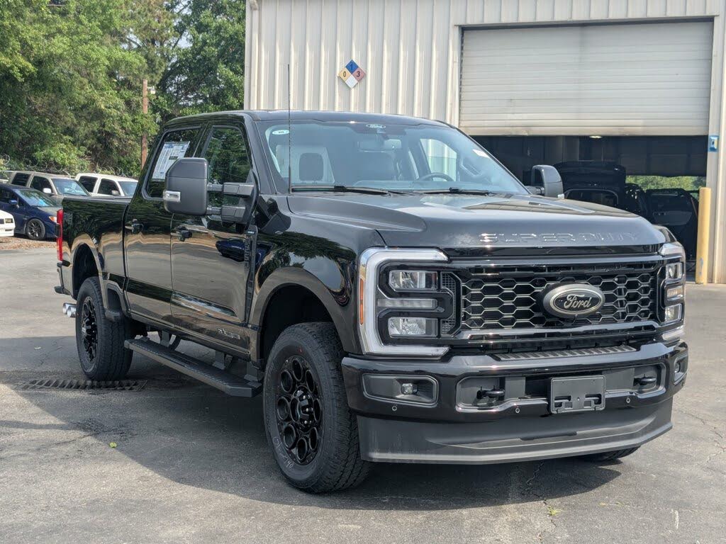2025 Ford F-250 Super Duty Lariat Crew Cab 4WD