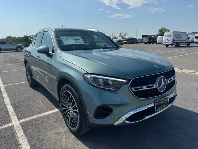 2025 Mercedes-Benz GLC 300 RWD