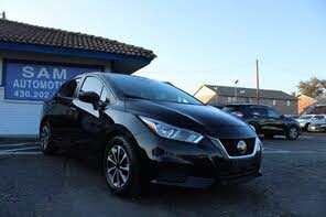 Nissan Versa SV FWD