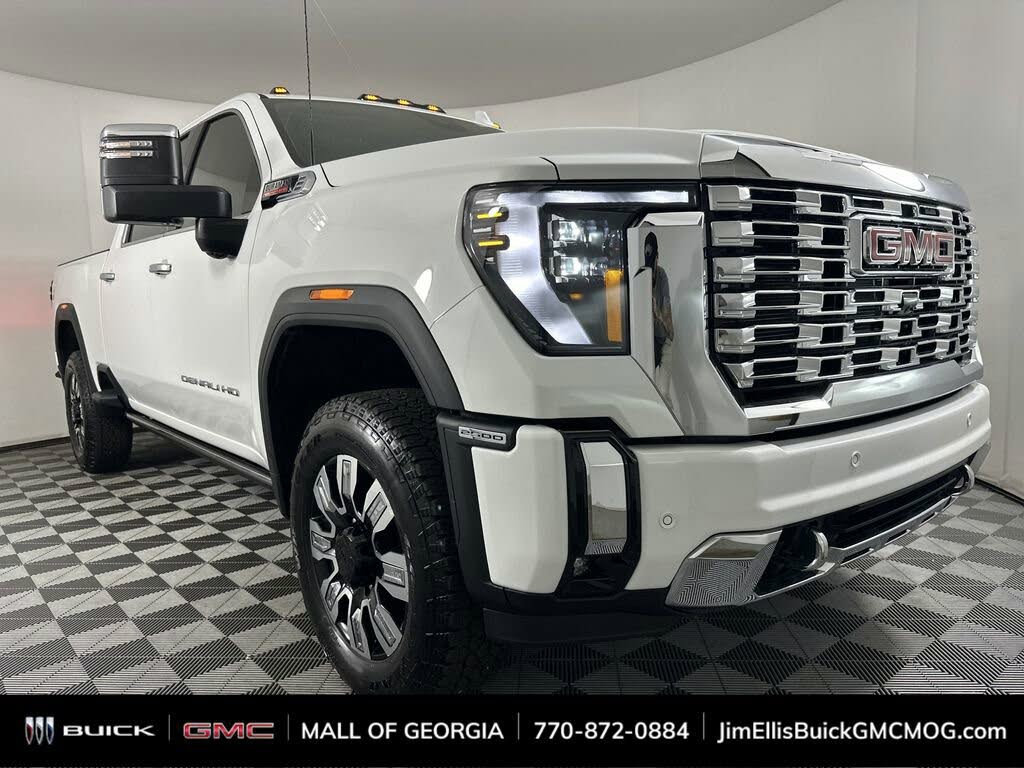 2025 GMC Sierra 2500HD Denali Crew Cab 4WD