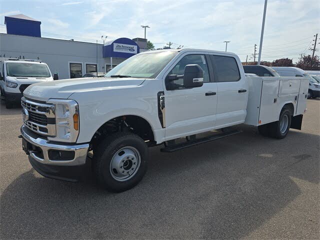 2025 Ford F-350 Super Duty Chassis XL Crew Cab DRW 4WD