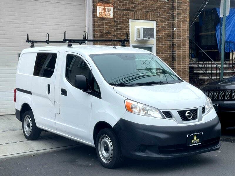 2019 Nissan NV200 S FWD