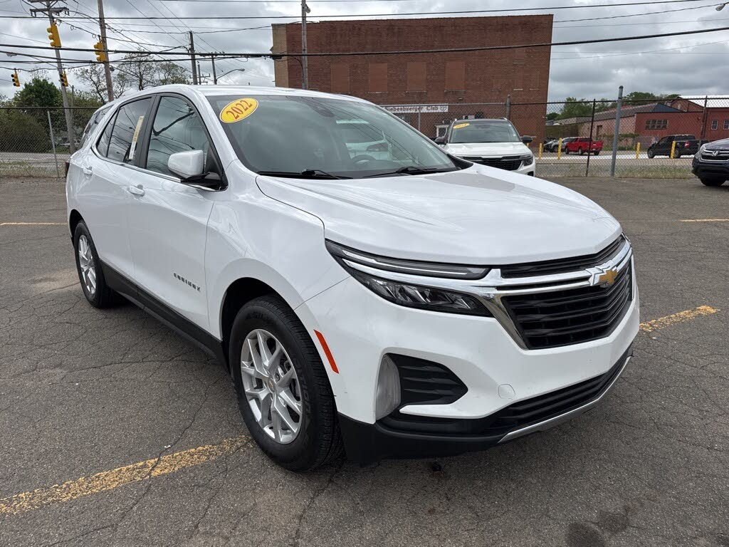 2022 Chevrolet Equinox LT FWD with 1LT