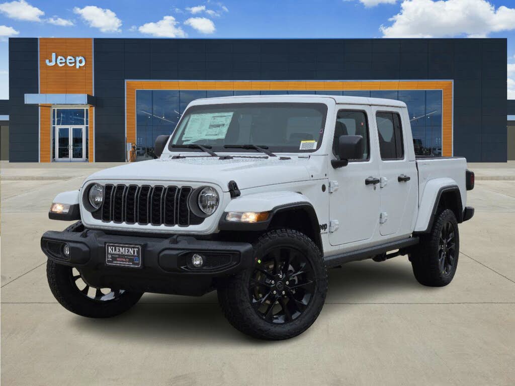 2025 Jeep Gladiator NightHawk Crew Cab 4WD