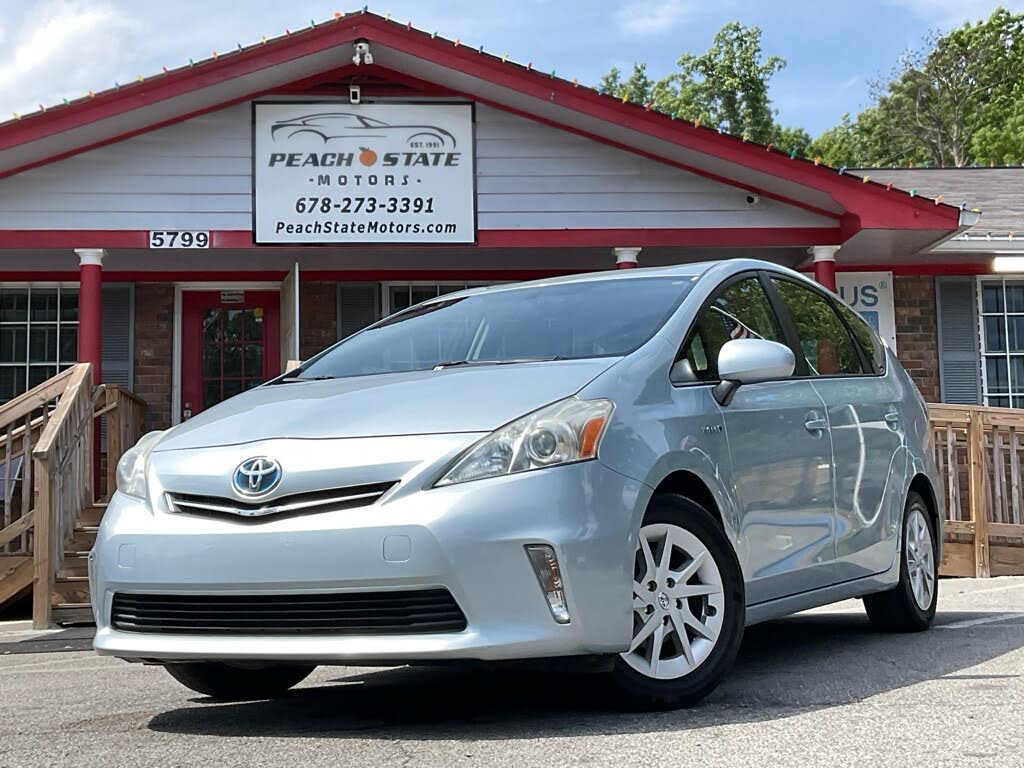2014 Toyota Prius v Two FWD