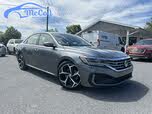 Volkswagen Passat 2.0T R-Line FWD