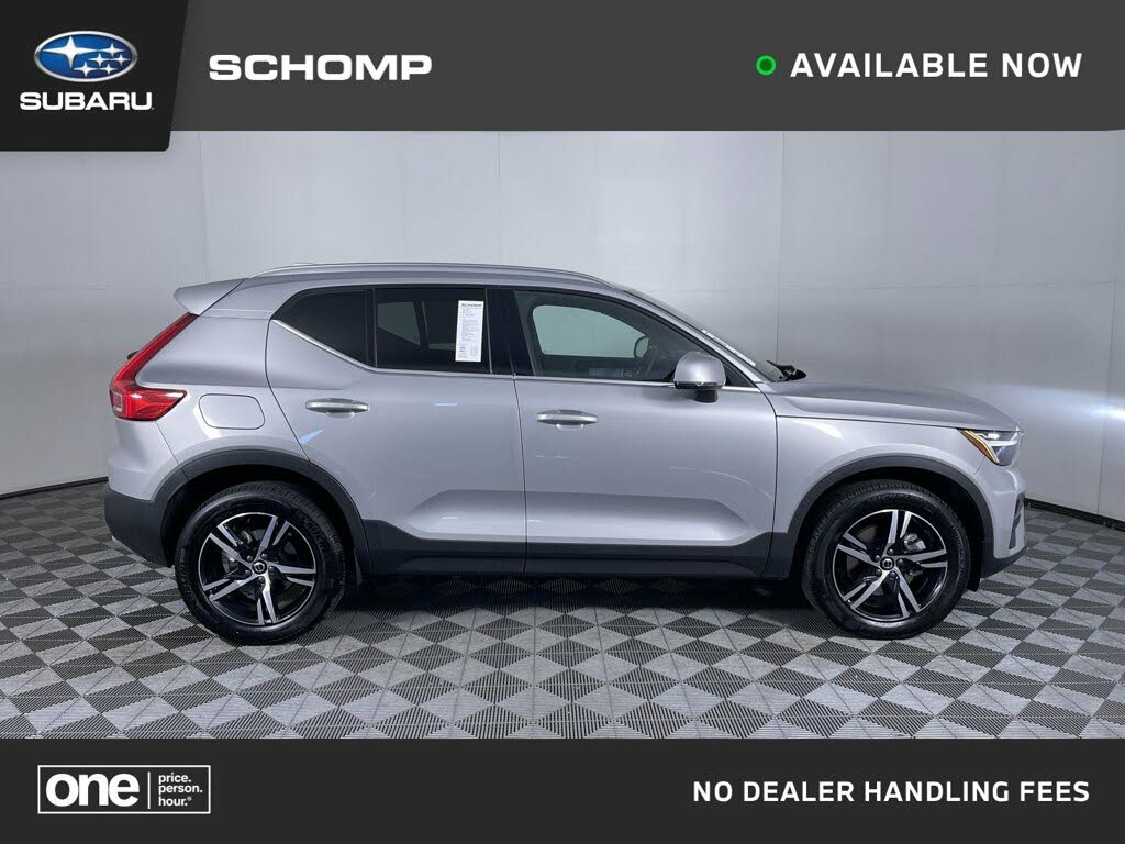 2025 Volvo XC40 B5 Core Bright Theme AWD