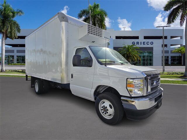 2025 Ford E-Series Chassis E-450 SD Stripped 158 DRW RWD