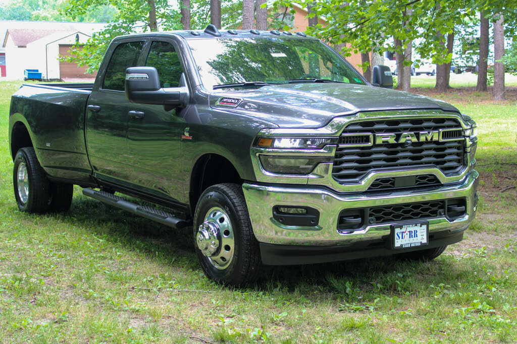 2025 RAM 3500 Tradesman Crew Cab LB DRW 4WD