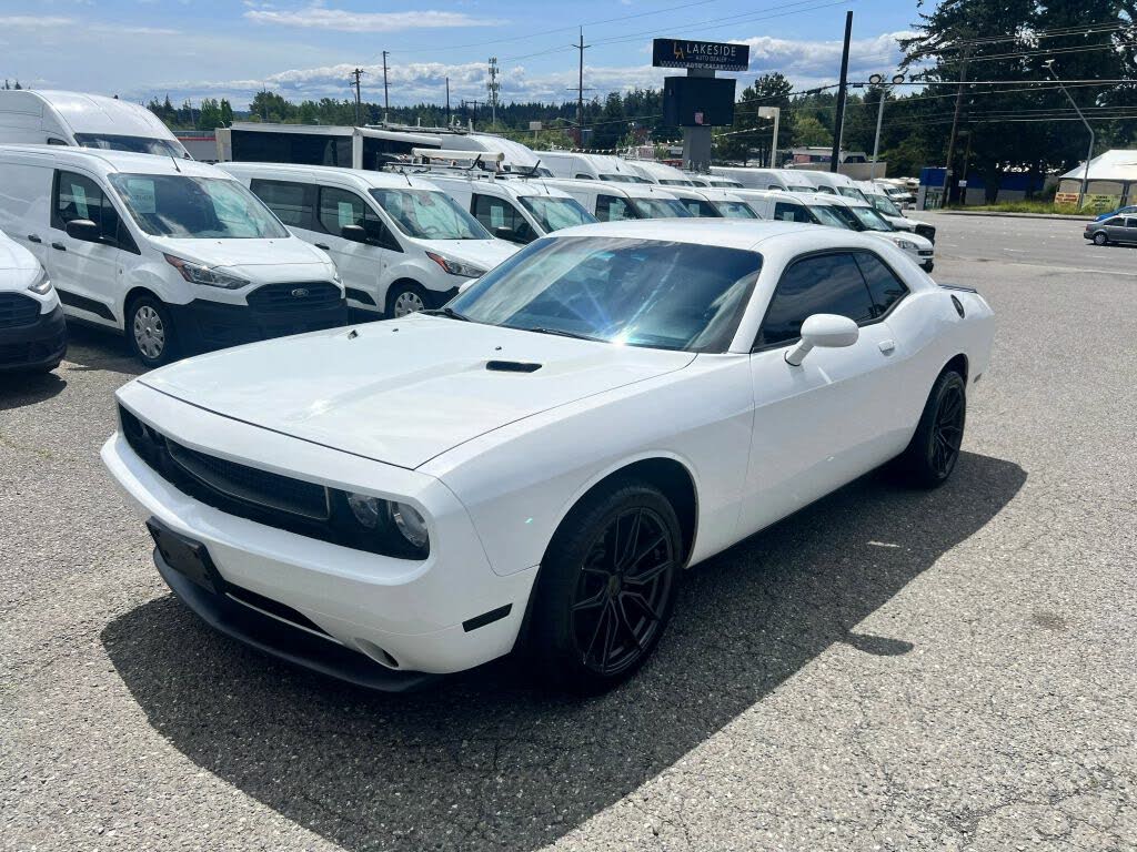 2012 Dodge Challenger SXT RWD