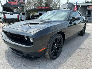 Dodge Challenger SXT Plus RWD