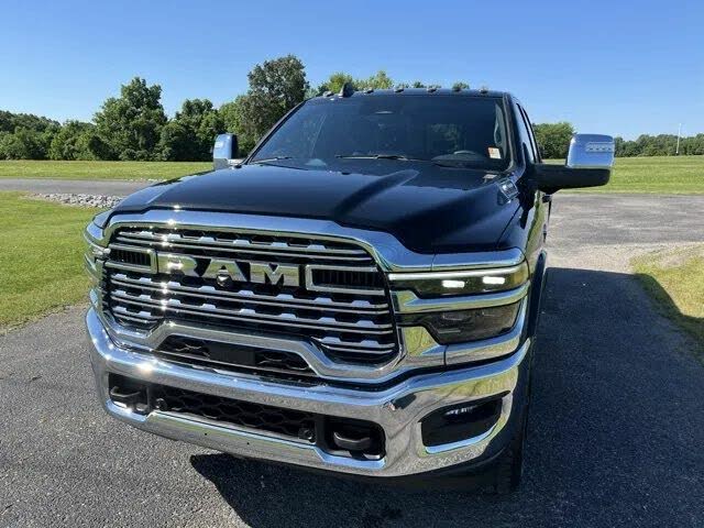 2025 RAM 2500 Limited Crew Cab 4WD