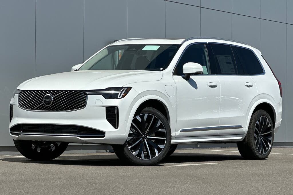 2025 Volvo XC90 Recharge T8 Plus Bright Theme 7-Passenger eAWD