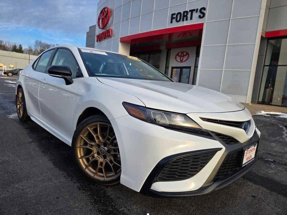 2024 Toyota Camry Hybrid SE Nightshade FWD