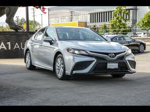Toyota Camry SE FWD