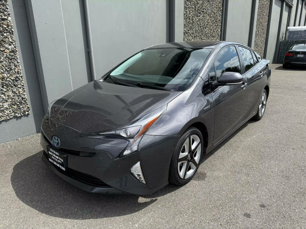 2018 Toyota Prius Three Touring FWD
