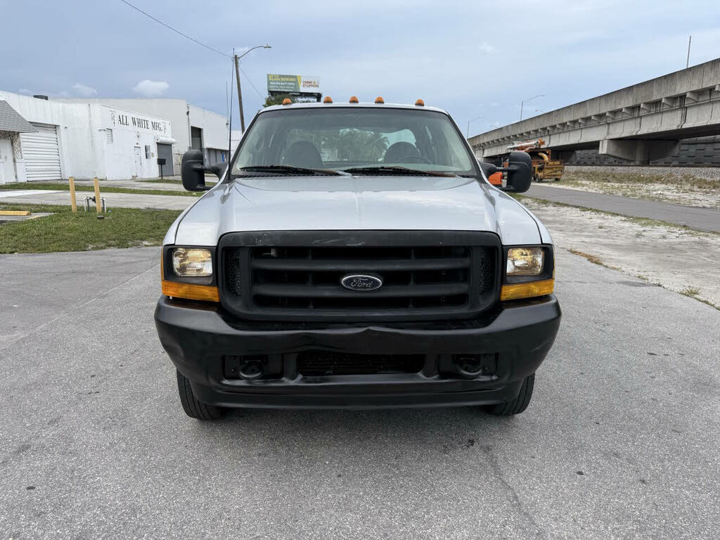 2001 Ford F-350 Super Duty XL Crew Cab LB DRW 4WD