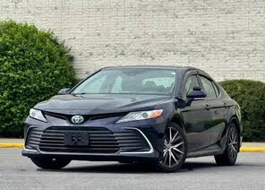 Toyota Camry Hybrid XLE FWD