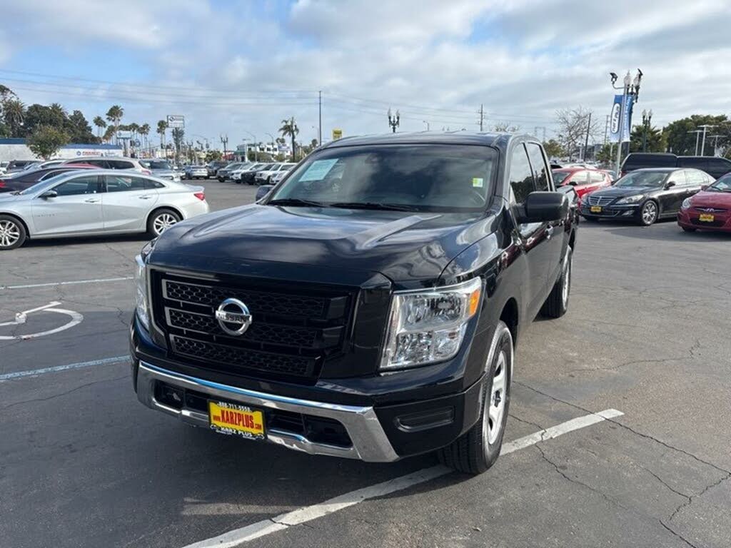 2022 Nissan Titan S Crew Cab 4WD