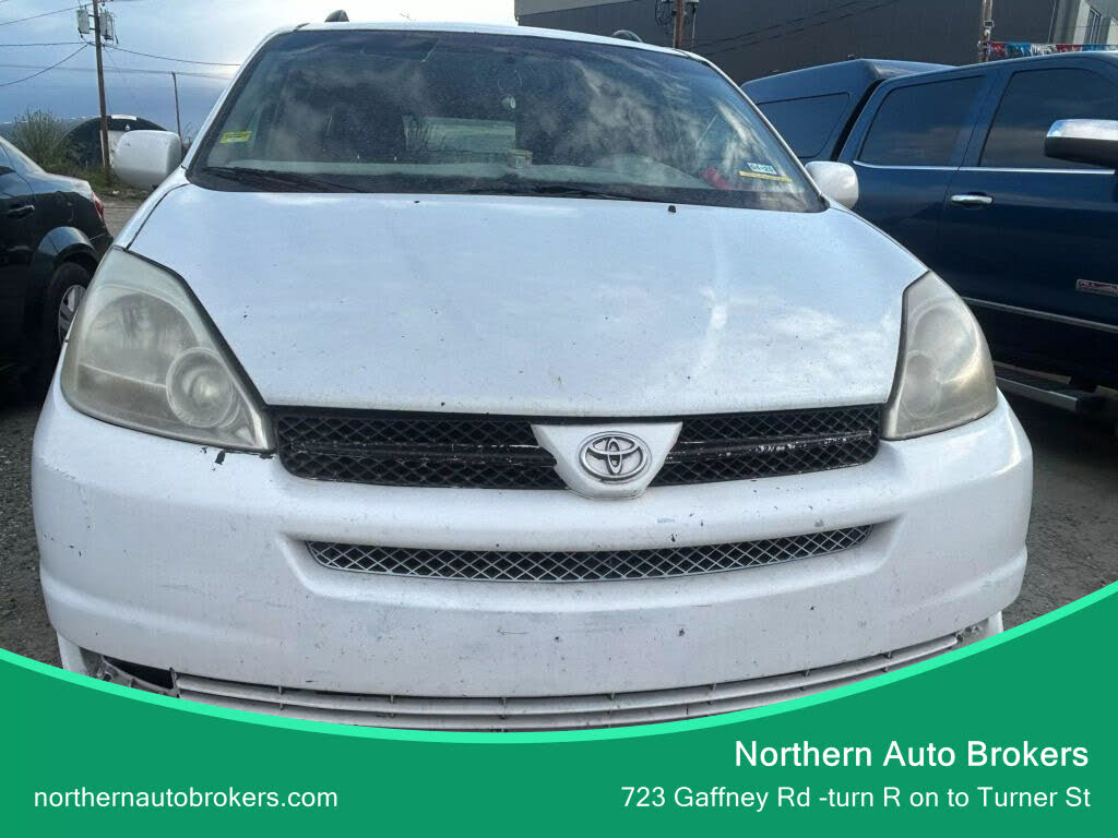 2004 Toyota Sienna 4 Dr XLE Passenger Van