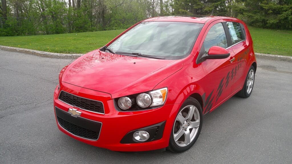 Chevrolet Sonic 1LT Sedan FWD 2012