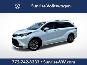 Toyota Sienna XLE 7-Passenger FWD