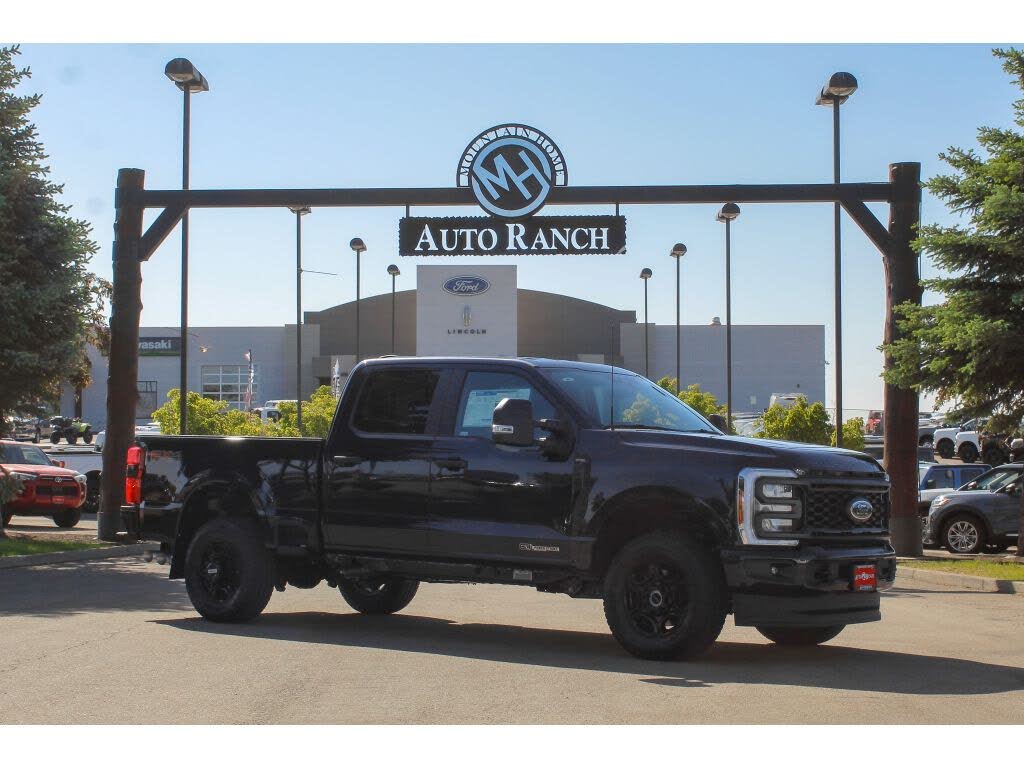 2025 Ford F-250 Super Duty XL Crew Cab 4WD