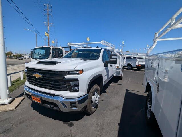 2024 Chevrolet Silverado 3500HD Chassis Work Truck Crew Cab RWD