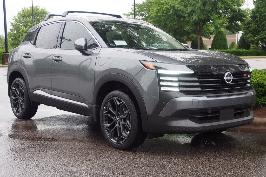 2025 Nissan Kicks SR FWD