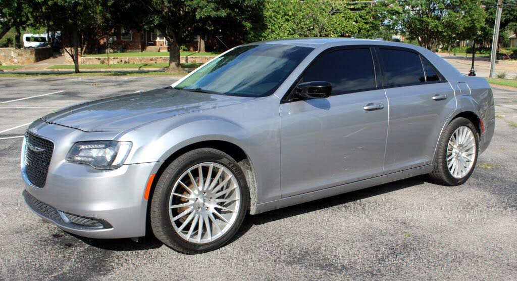 2018 Chrysler 300 Touring RWD