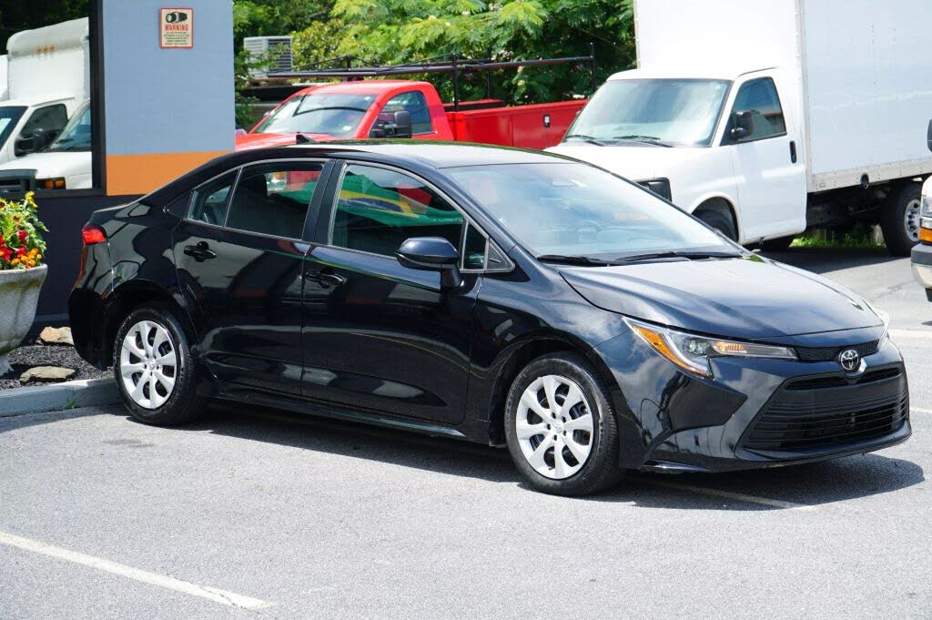 2024 Toyota Corolla LE FWD