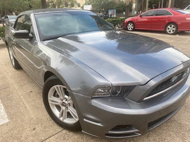 2014 Ford Mustang V6 Convertible RWD