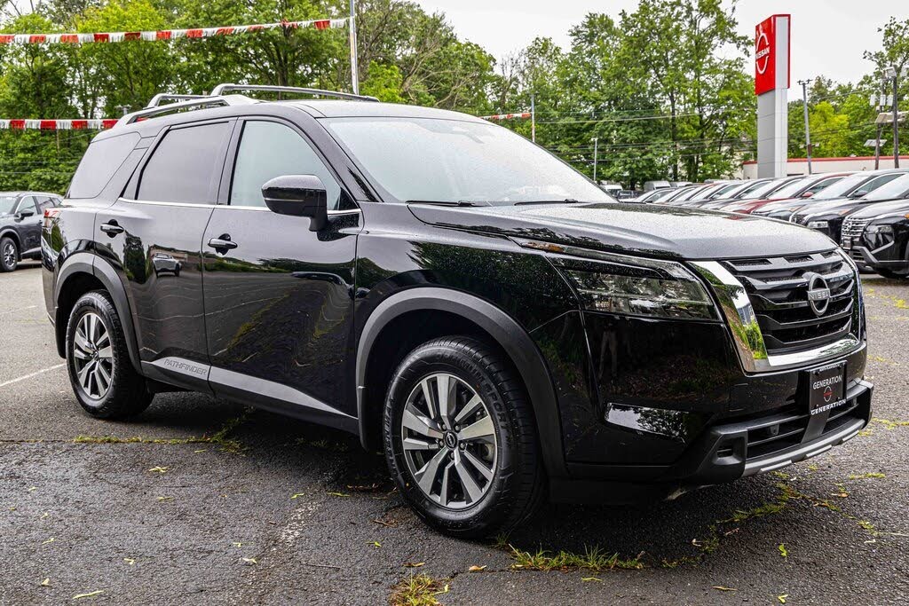2024 Nissan Pathfinder SL 4WD