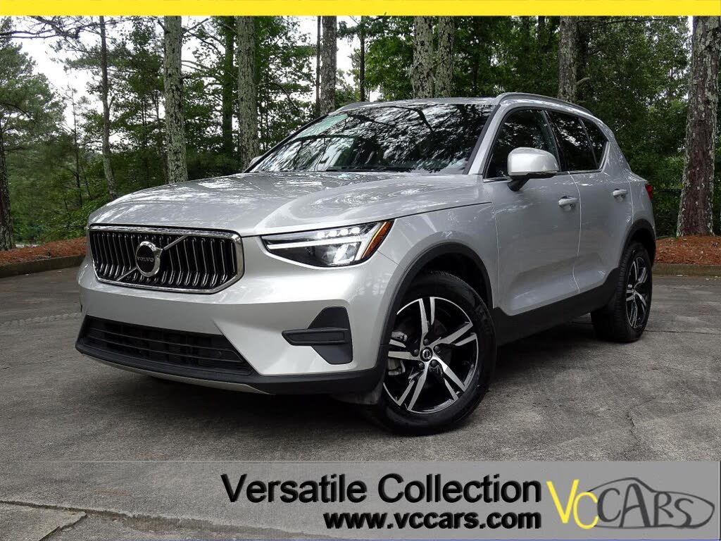 2025 Volvo XC40 B5 Core Bright Theme AWD