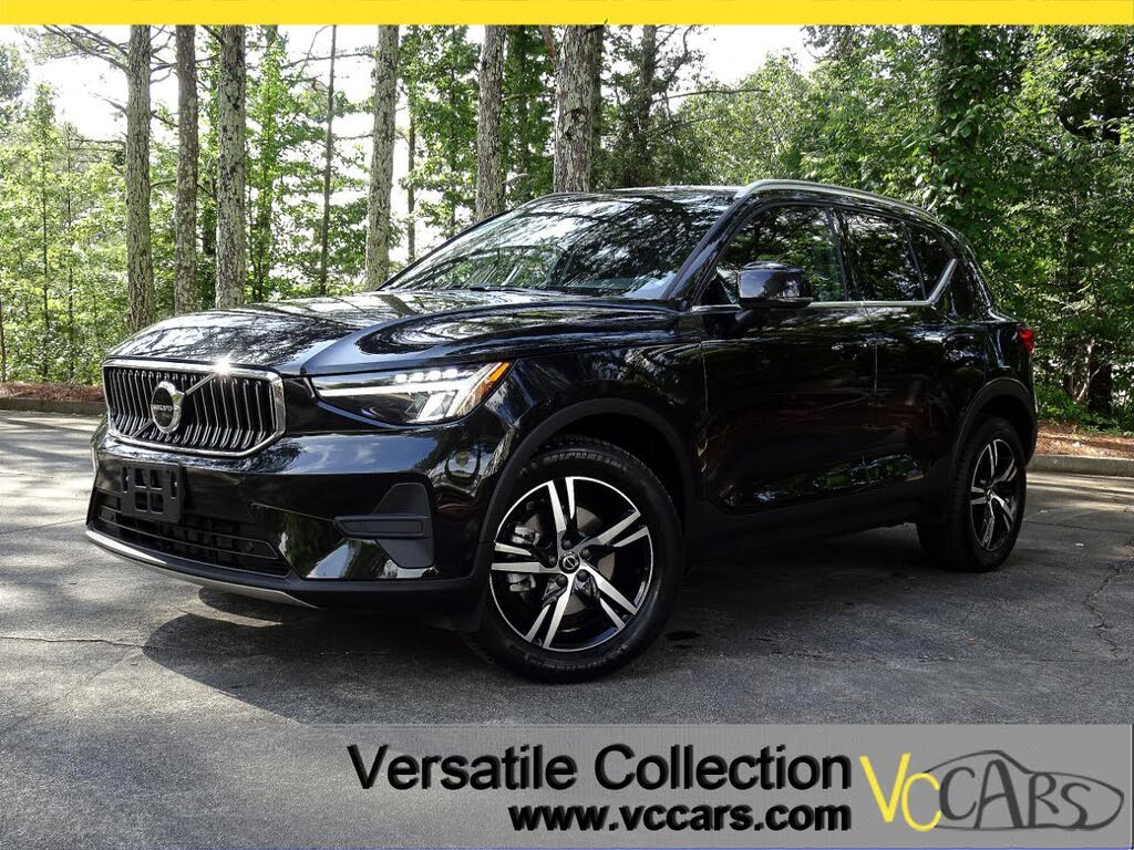2025 Volvo XC40 B5 Core Bright Theme AWD