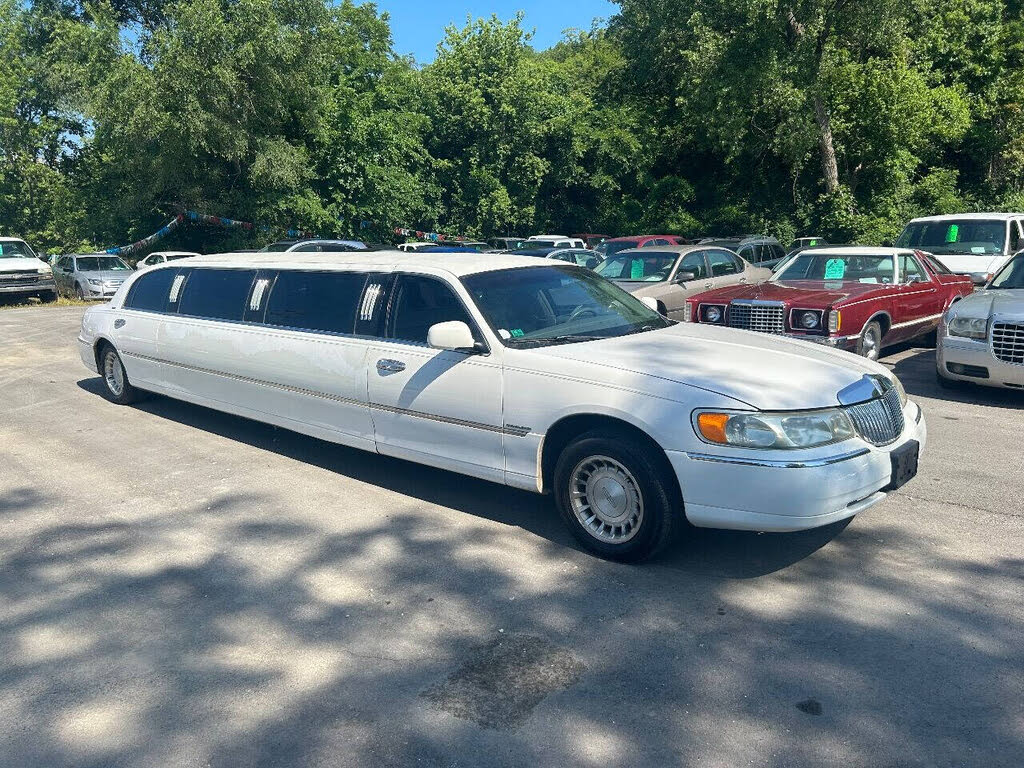 1999 Lincoln Town Car Executive