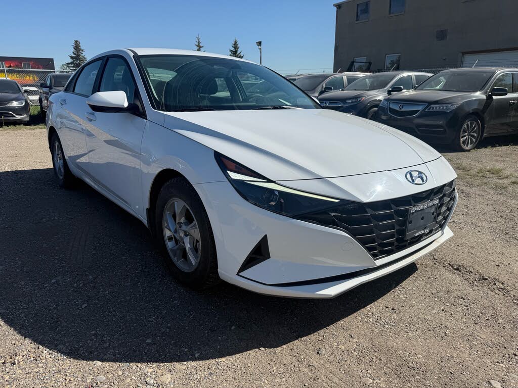 Hyundai Elantra Essential FWD 2021