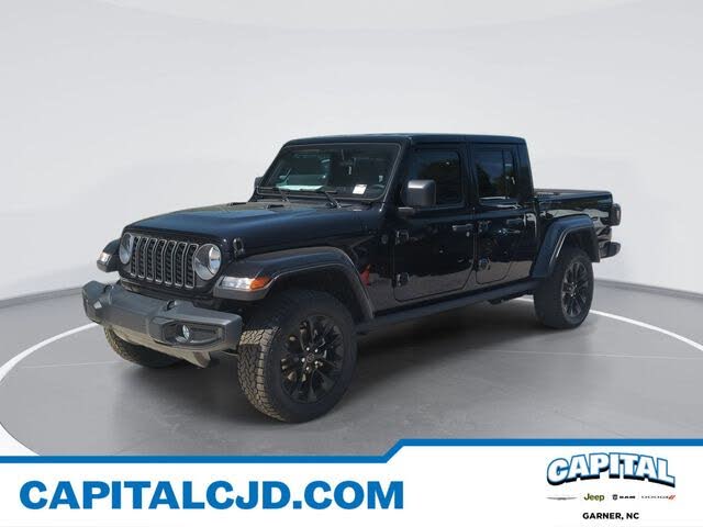 2025 Jeep Gladiator NightHawk Crew Cab 4WD