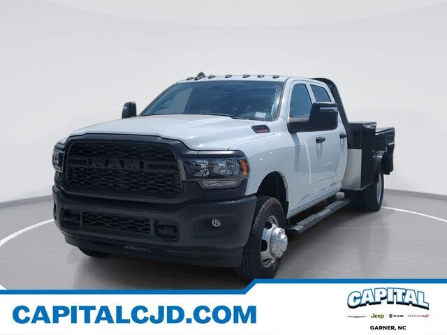 2024 RAM 3500 Chassis Tradesman Crew Cab LB DRW 4WD
