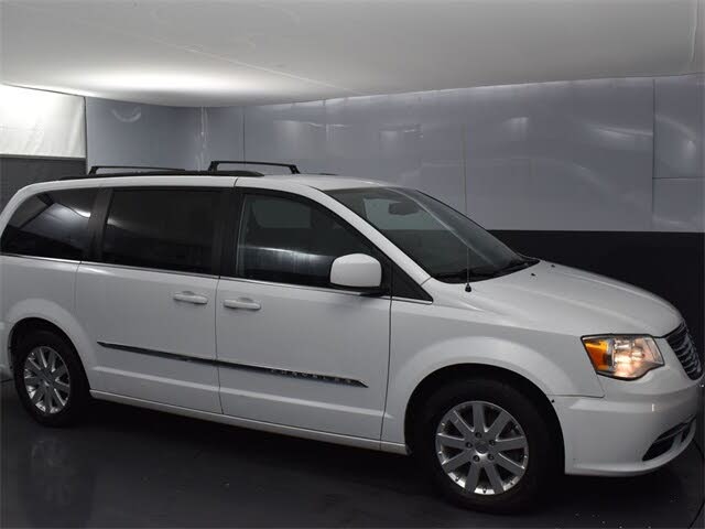 2015 Chrysler Town & Country Touring FWD