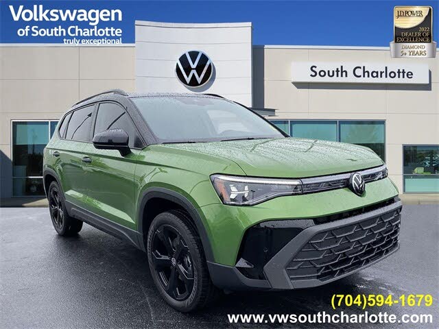 2025 Volkswagen Taos SE Black 4Motion