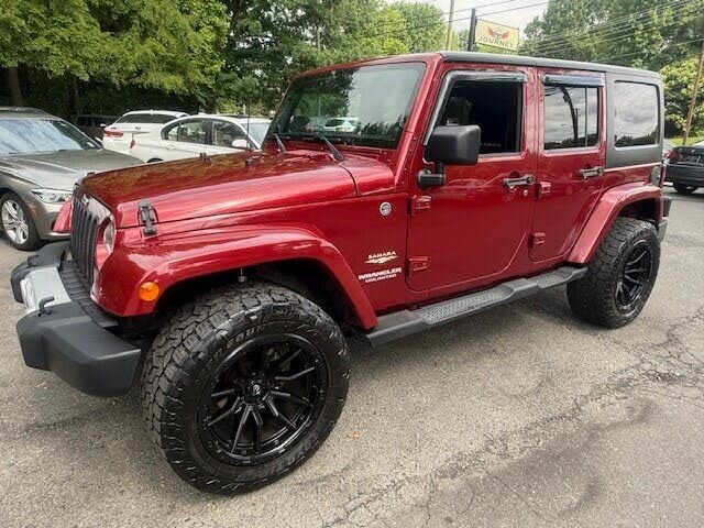2013 Jeep Wrangler Unlimited Sahara 4WD
