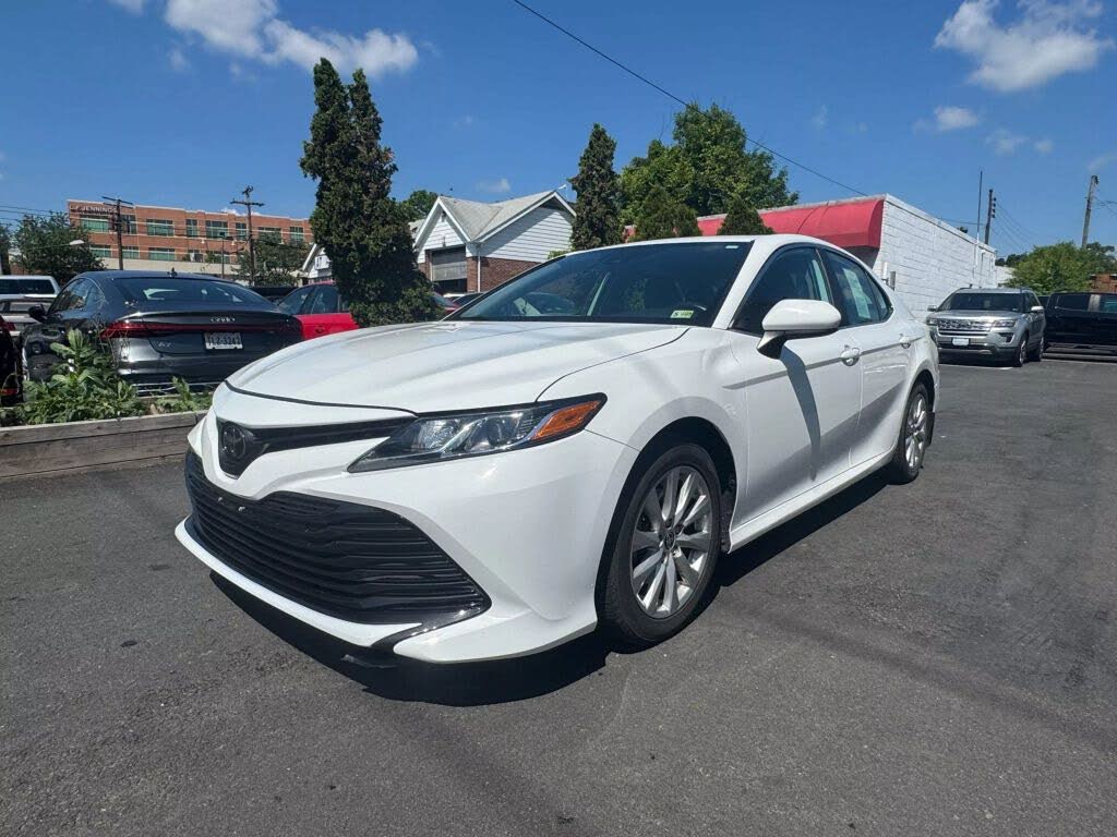 2020 Toyota Camry LE FWD