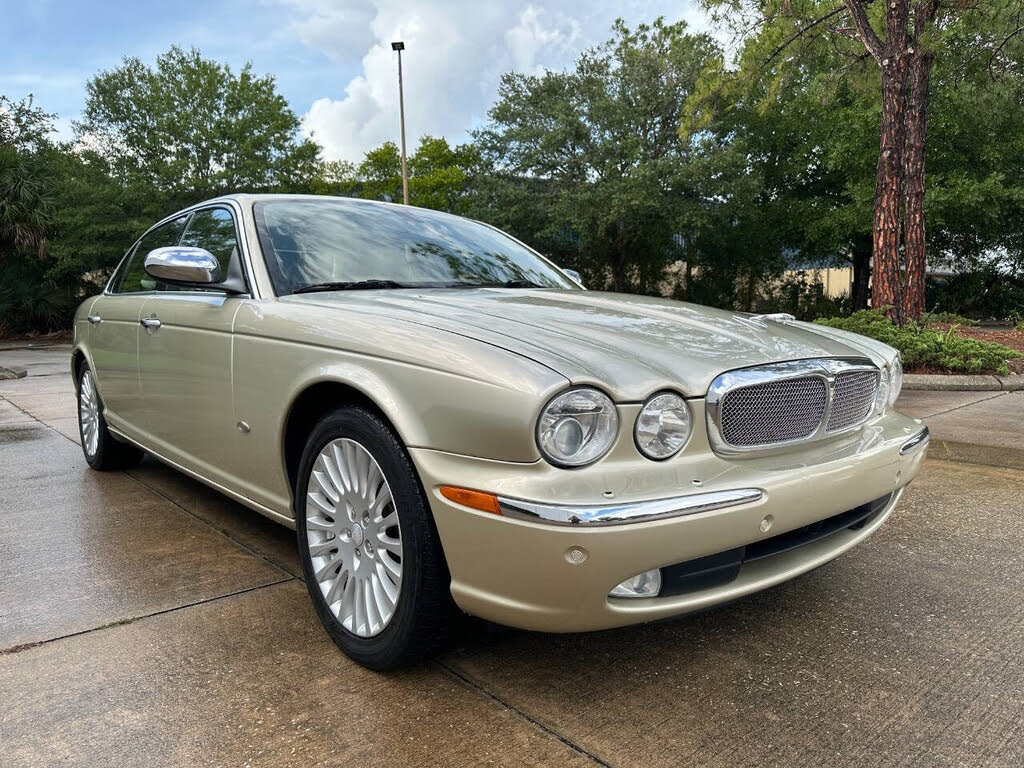 2007 Jaguar XJ-Series XJ Vanden Plas RWD