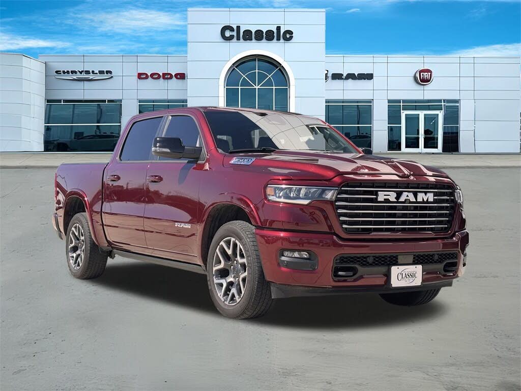 2025 RAM 1500 Laramie Crew Cab 4WD