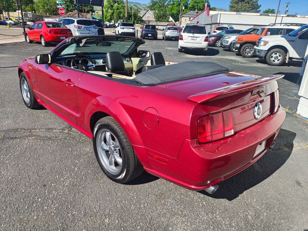 2005 Ford Mustang GT Deluxe Convertible RWD