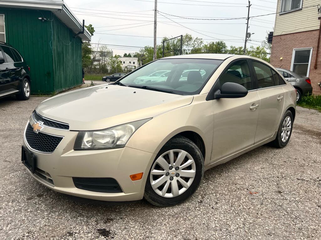 2011 Chevrolet Cruze 2LS Sedan FWD