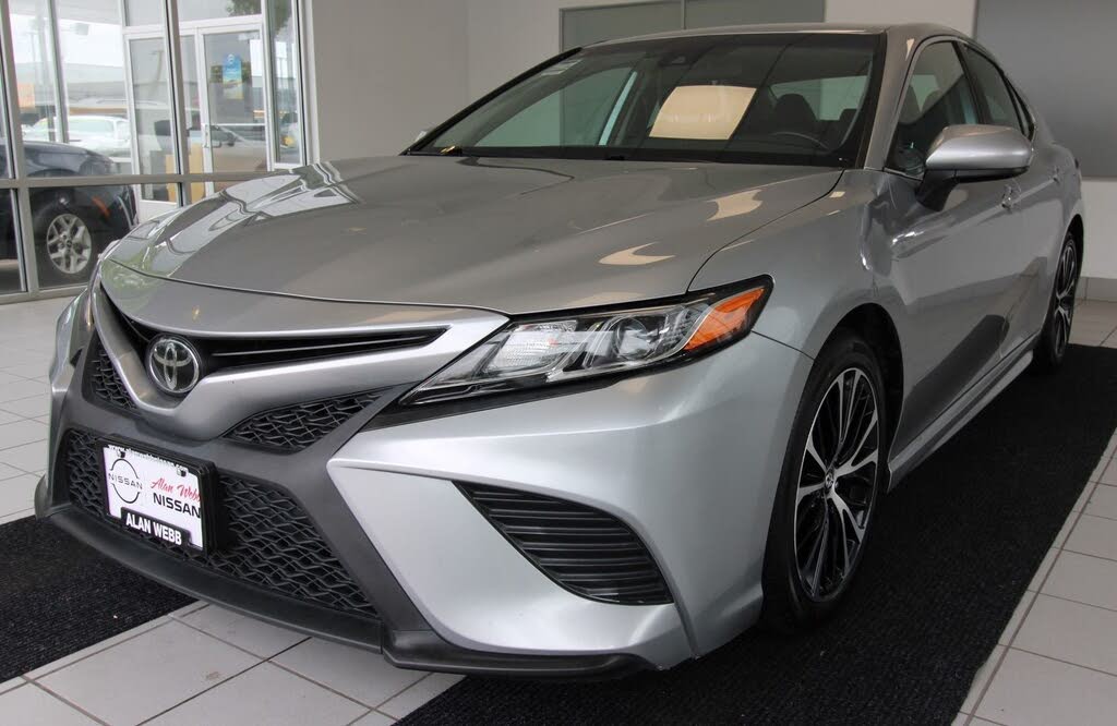 2019 Toyota Camry SE FWD